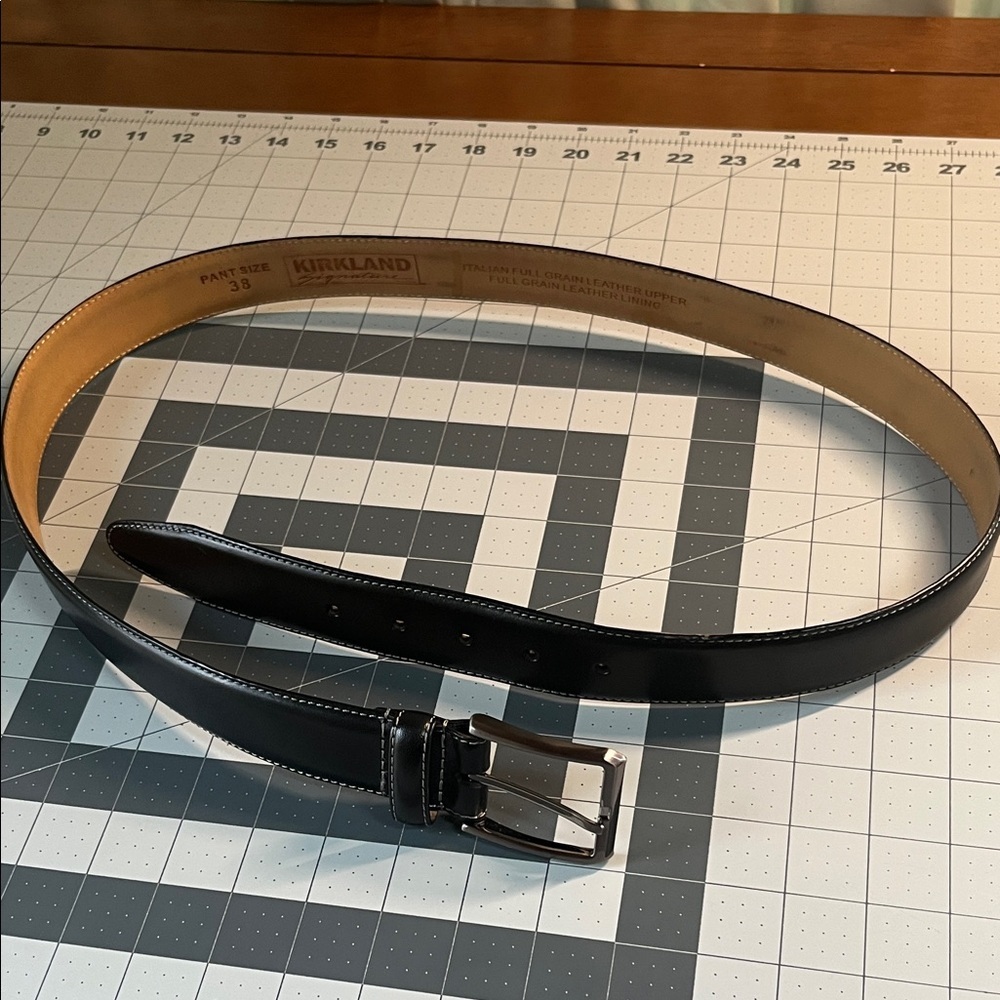Kirkland Signature Men's Black Leather Belt 35